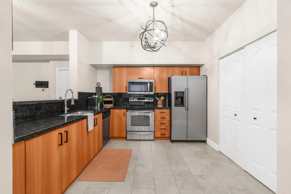 Pineapple Grove Village Condominiums Unit 1411 photo 7