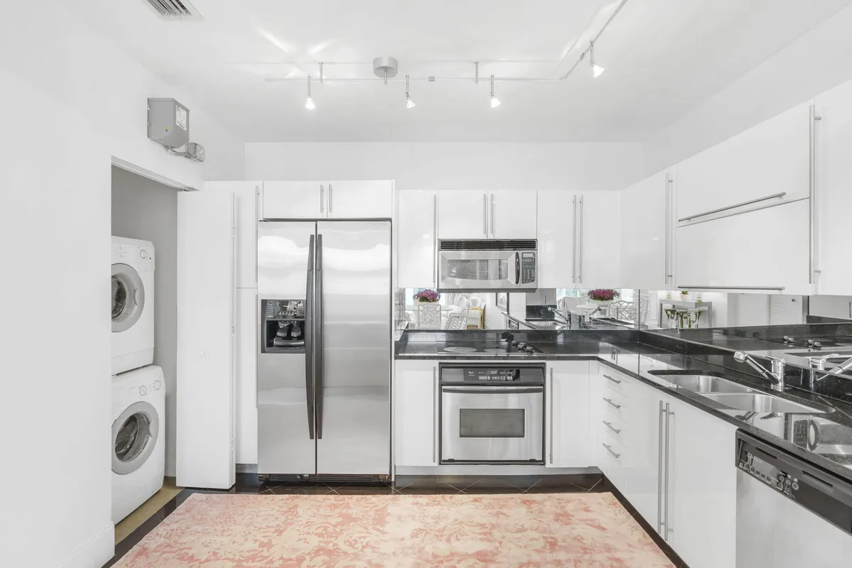 Villa Lofts Unit 404 photo 4