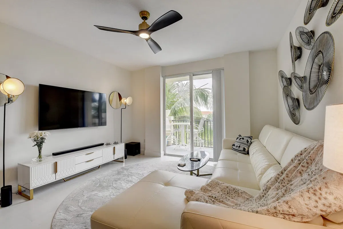 Pineapple Grove Village Condominiums Unit 2403