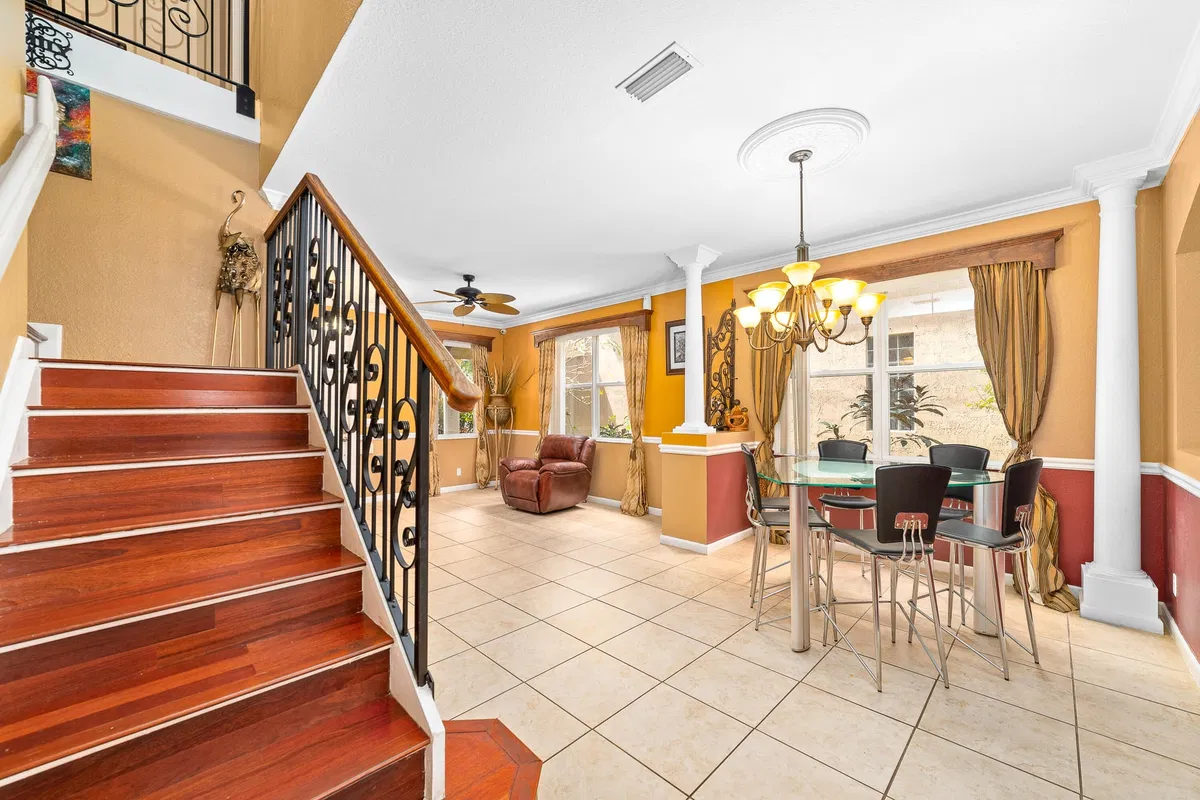  Residence photo 7