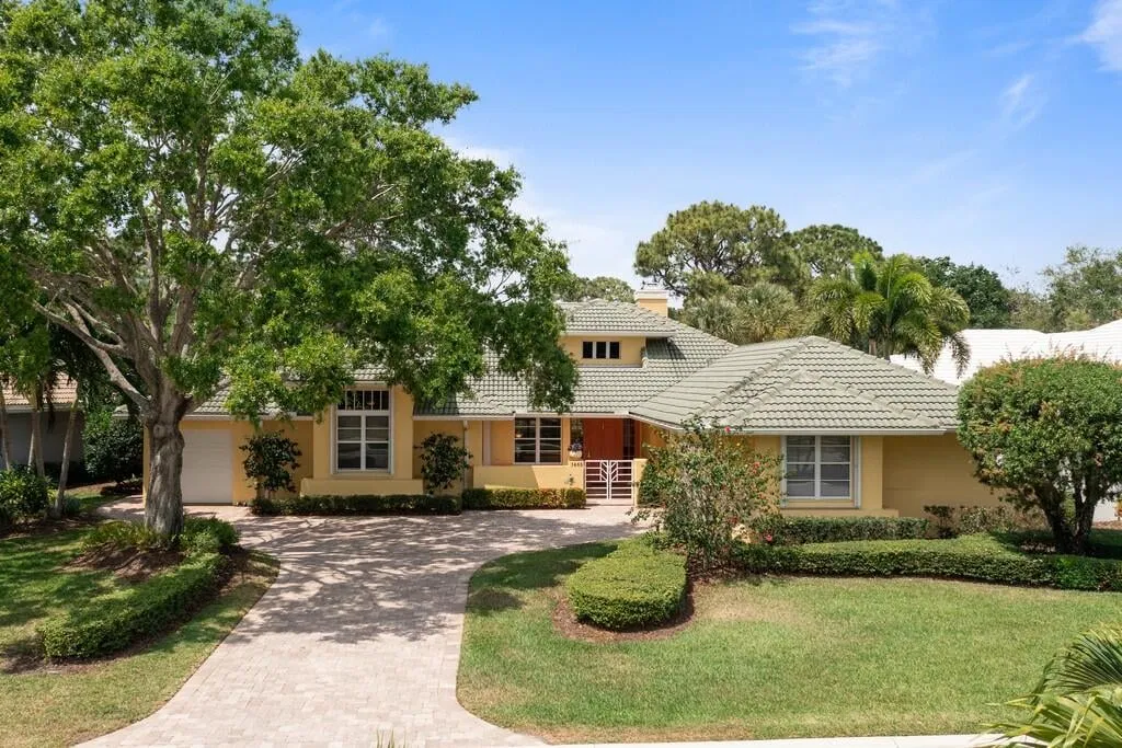 Willoughby Golf Club Residence