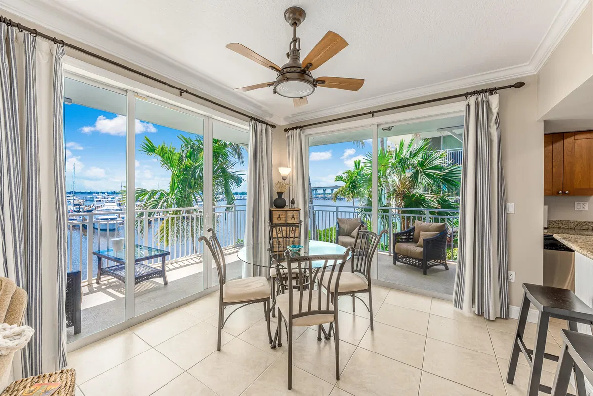Harborage Yacht Club Unit 203 photo 7