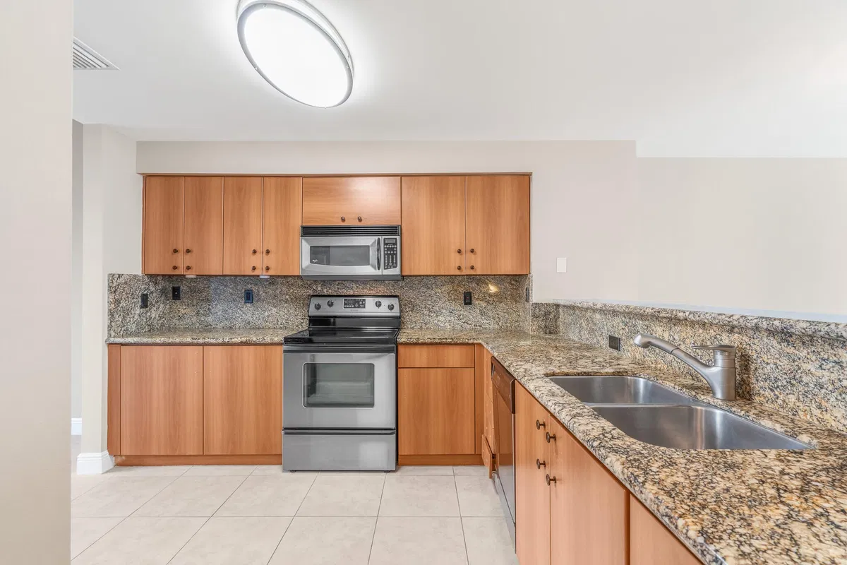 Pineapple Grove Village Condominiums Unit 5-E photo 10