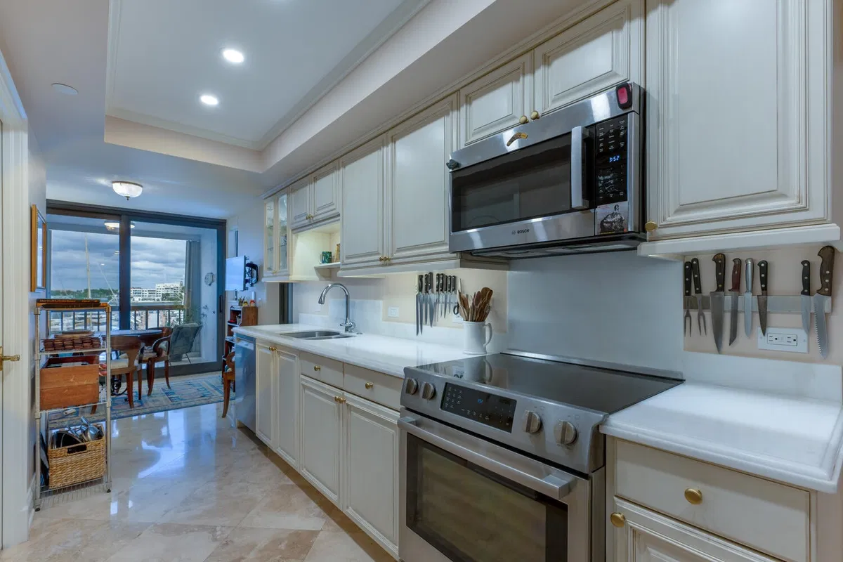 Waterview Towers Unit 506 photo 4