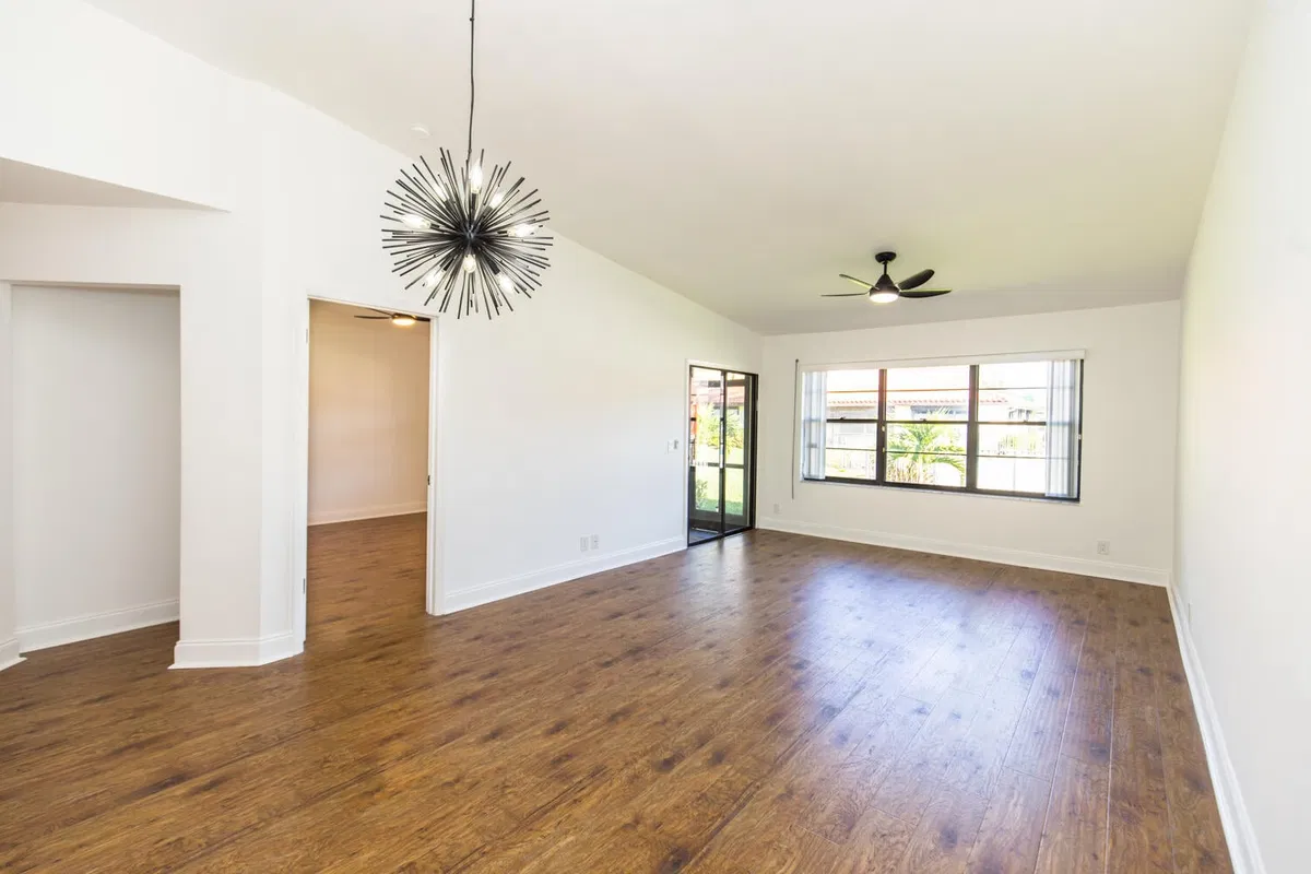 Residence photo 4