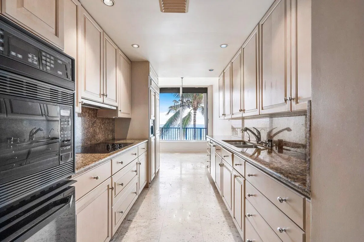 Dunster House Palm Beach Unit 4c photo 10