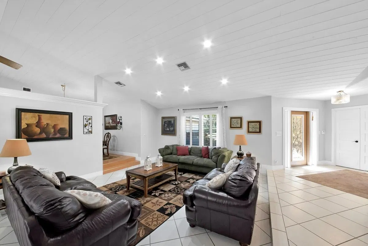 Boca Bath & Tennis Residence photo 7