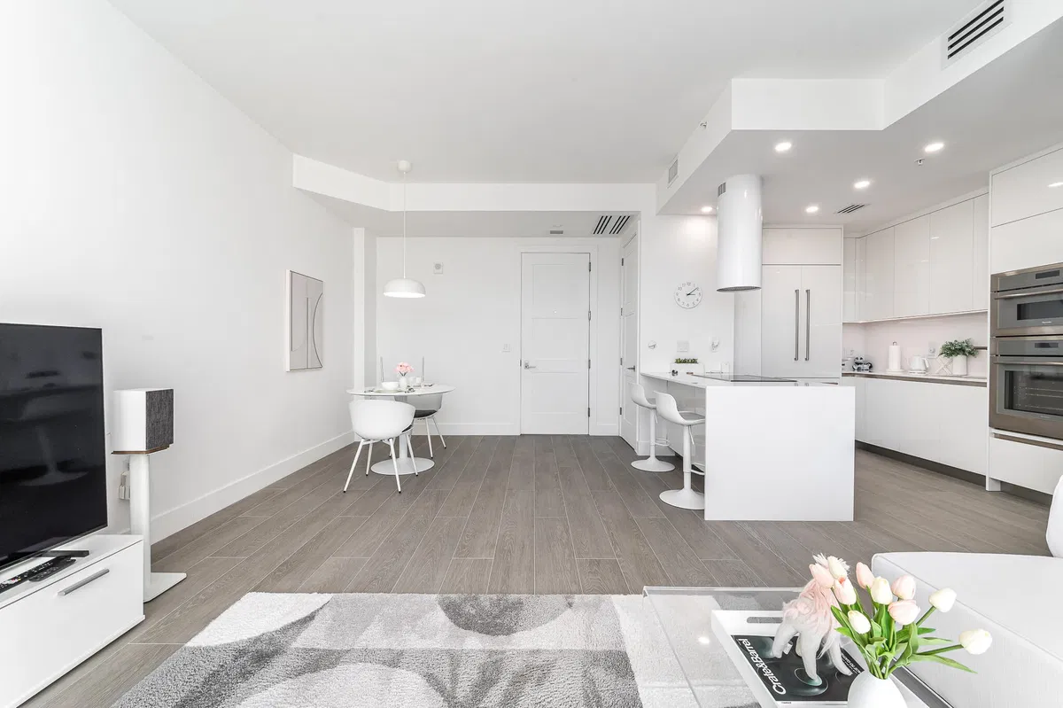 Tower 155 Unit 1008 photo 7