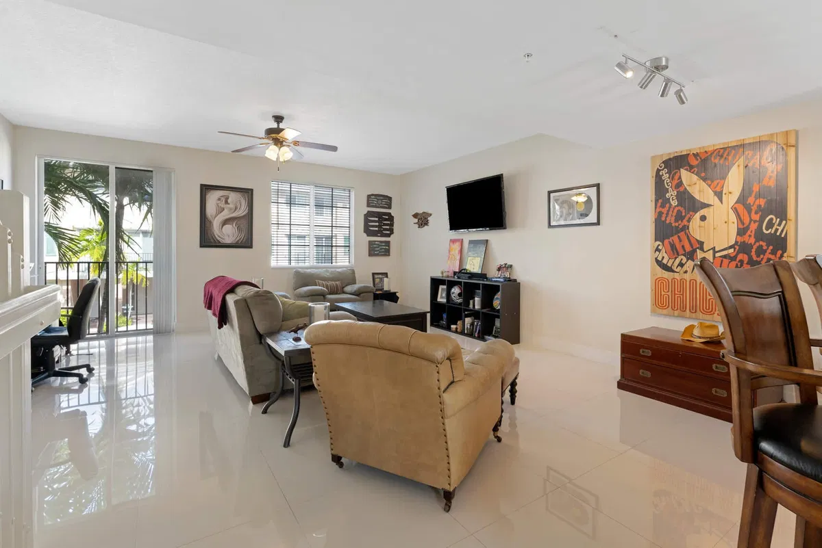 Pineapple Grove Village Condominiums Unit 6-D photo 4