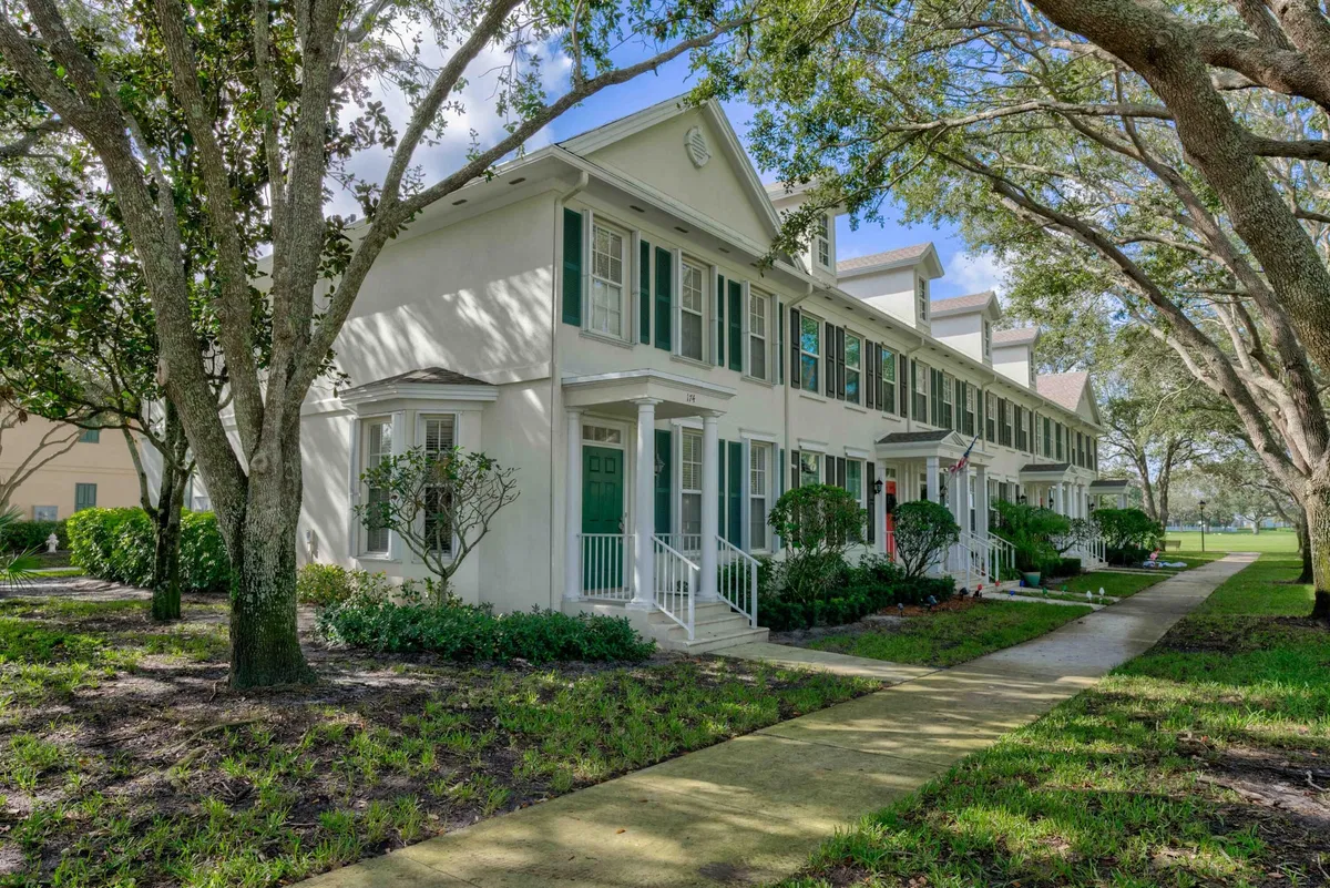 Charleston Court at Abacoa Residence