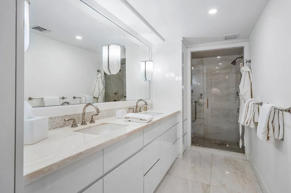 Winthrop House Condos Unit 302 photo 16