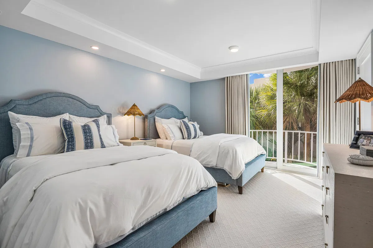 Winthrop House Condos Unit 302 photo 19
