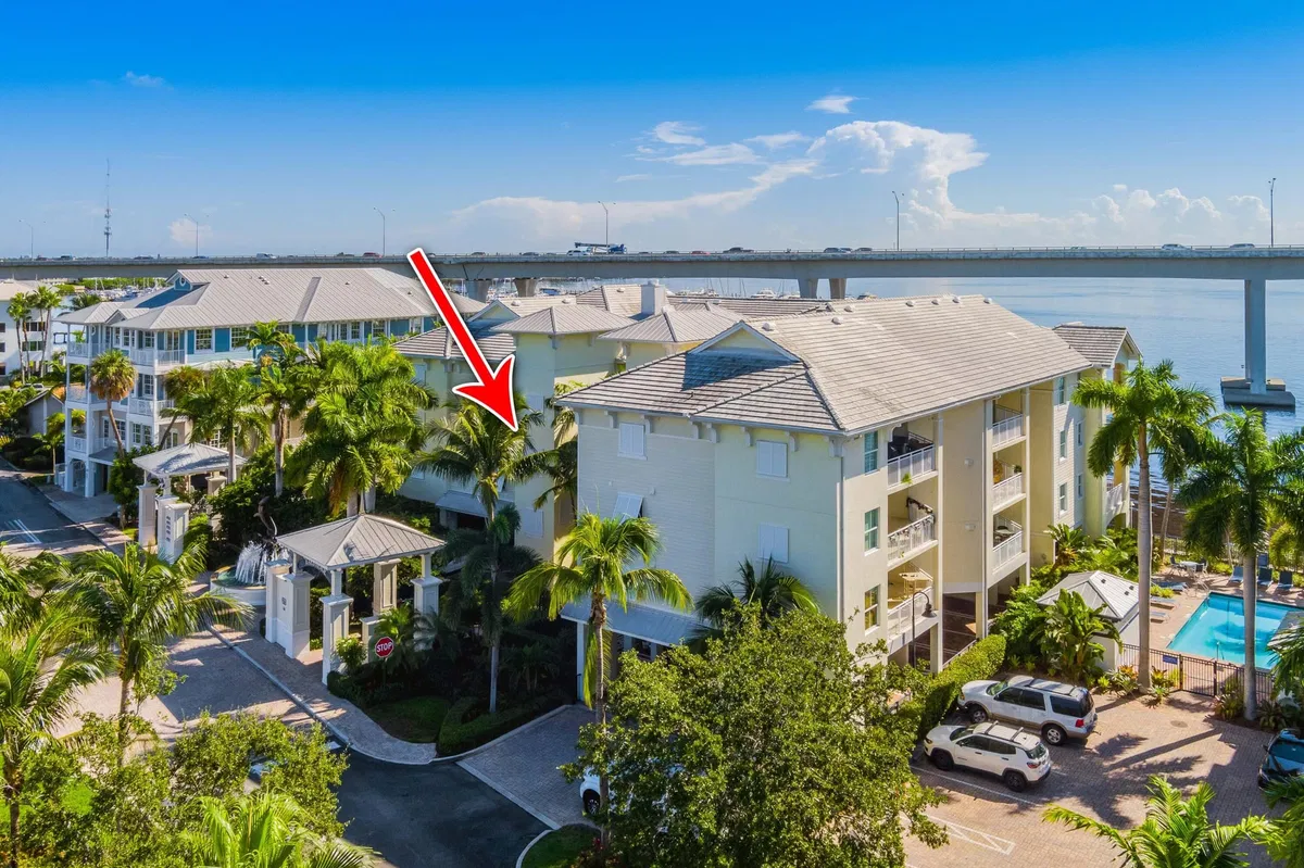 Harborage Yacht Club Unit 302 photo 4