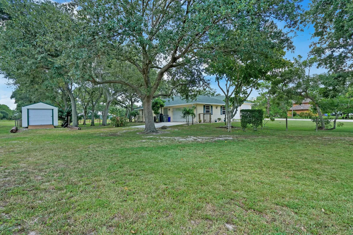 Residence photo 43