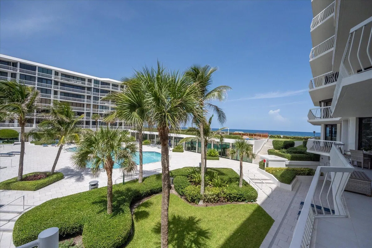 Sloan's Curve Palm Beach Unit 102 S photo 7