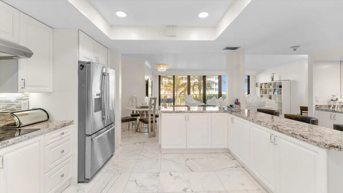 Sloan's Curve Palm Beach Unit 102 S photo 10