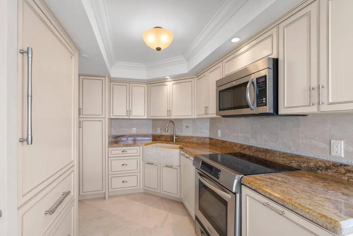 Corniche Singer Island Unit 1703 photo 4