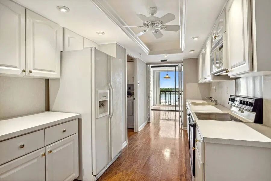 Waterview Towers Unit 1102 photo 7