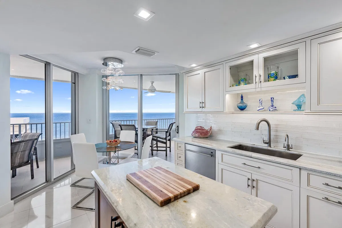 Corniche Singer Island Unit 18a photo 4