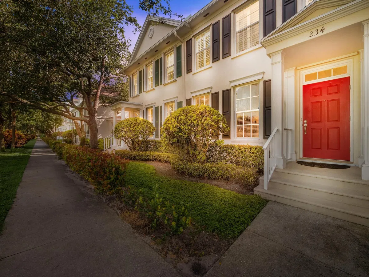 Charleston Court at Abacoa Residence