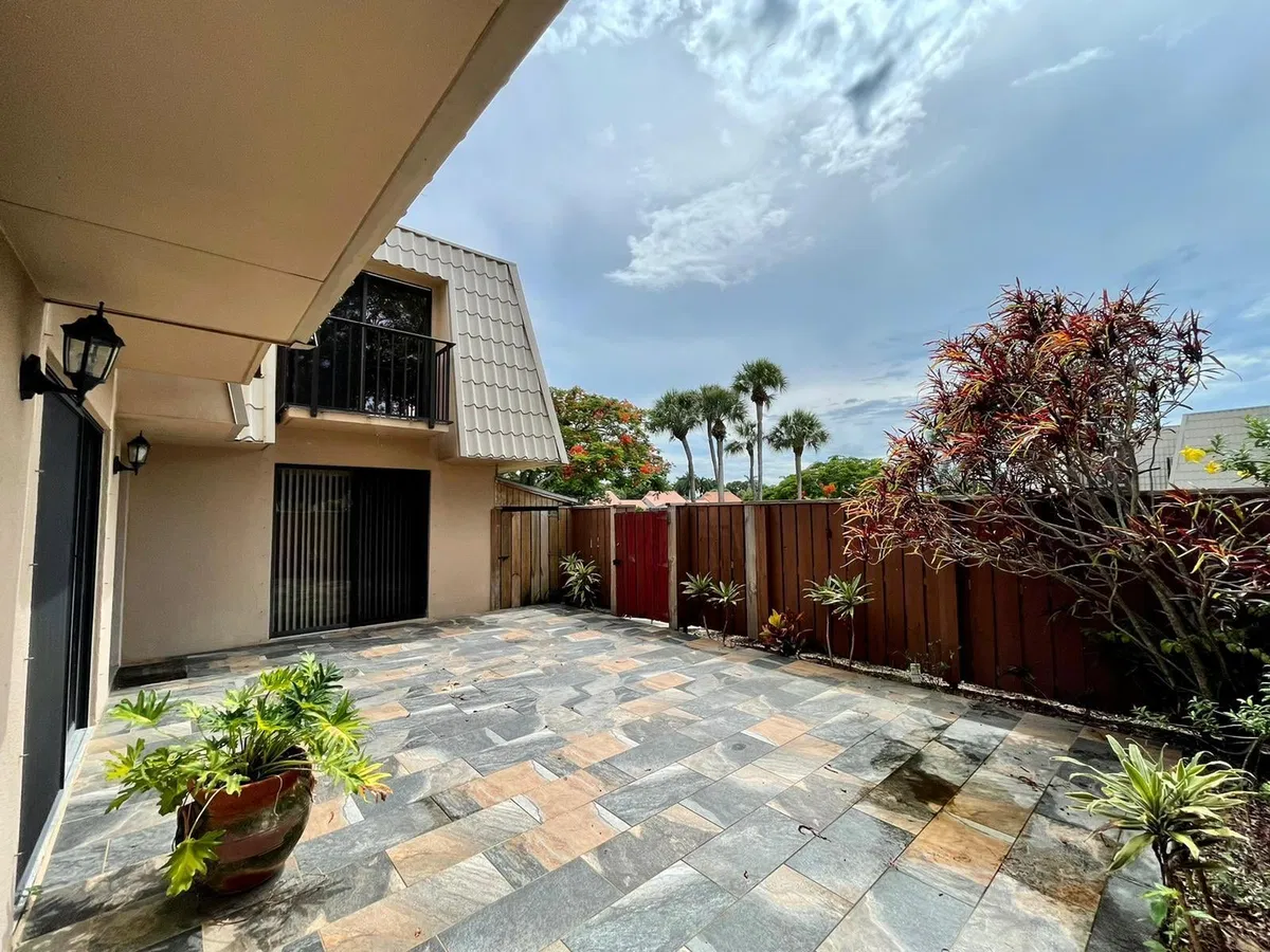 Residence photo 4