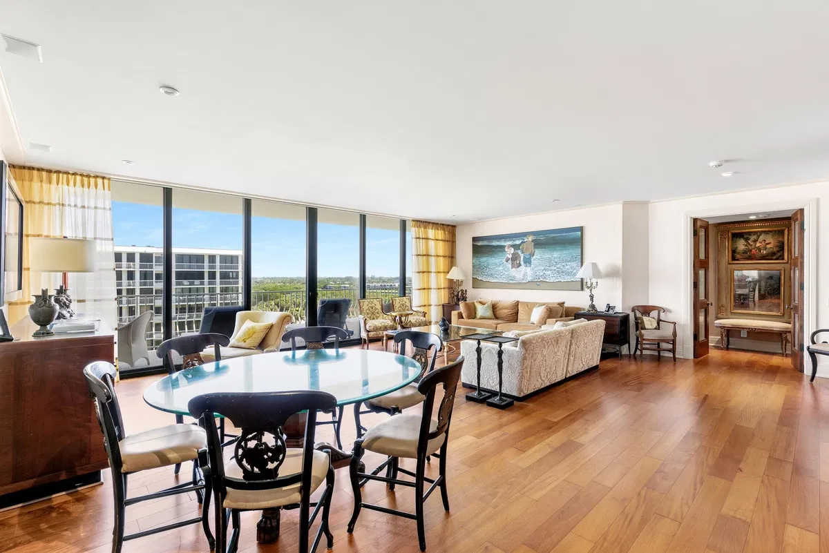 Sloan's Curve Palm Beach Unit 507s photo 13