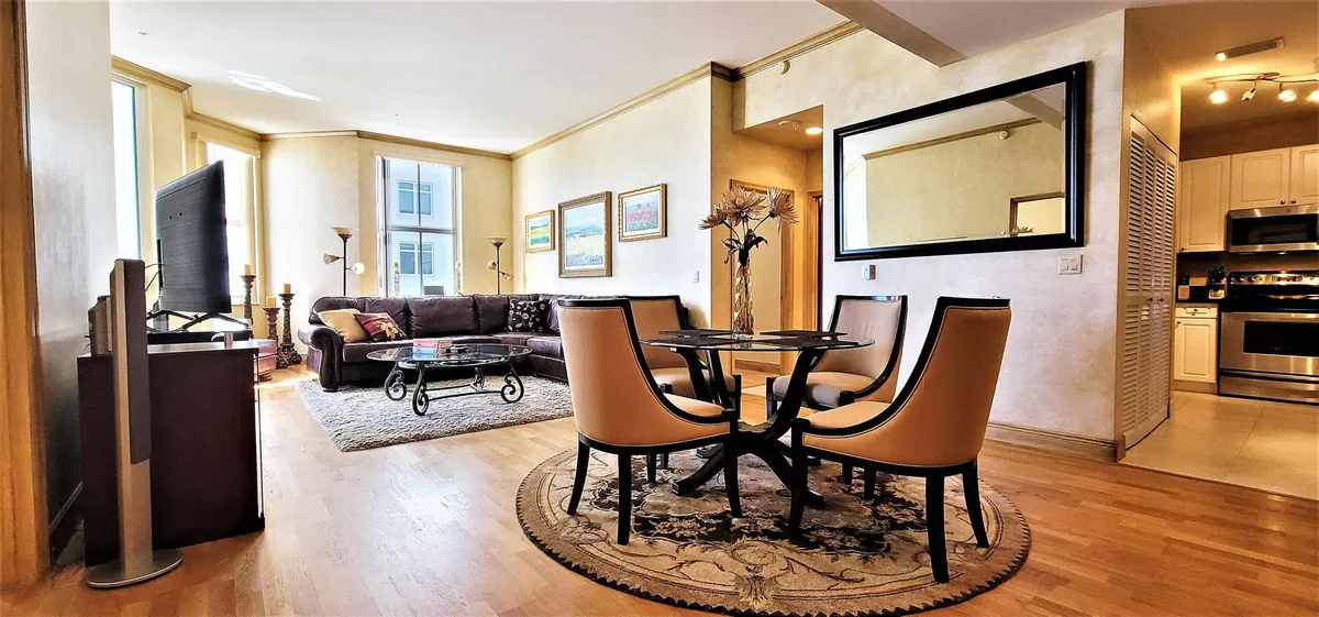 The Strand Unit 407 photo 10