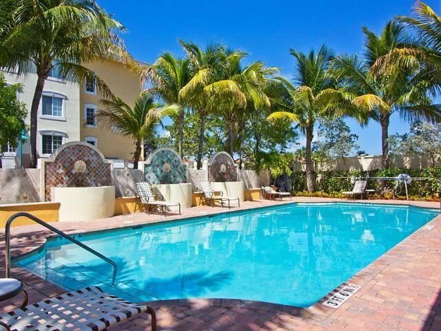 Pineapple Grove Village Condominiums Unit 1417 photo 4