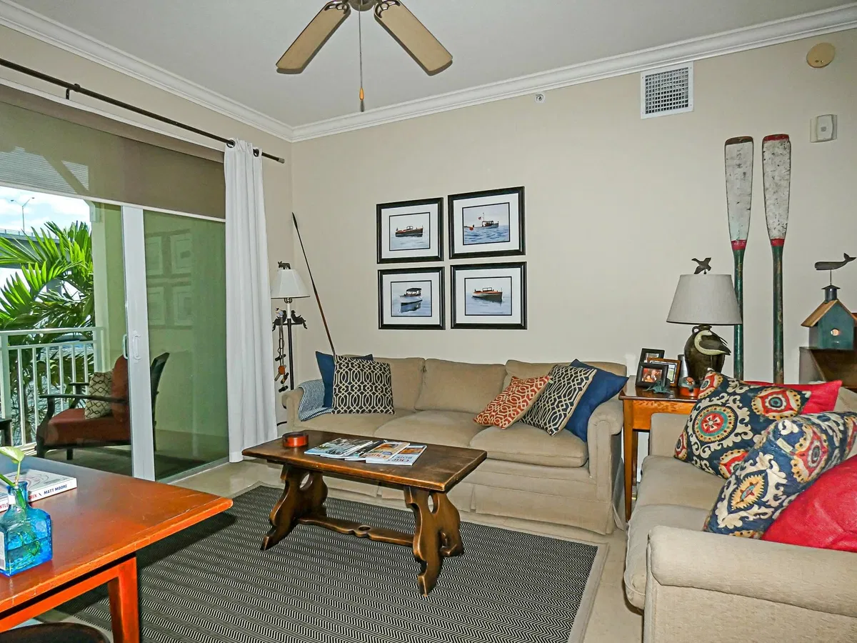 Harborage Yacht Club Unit 203 photo 4