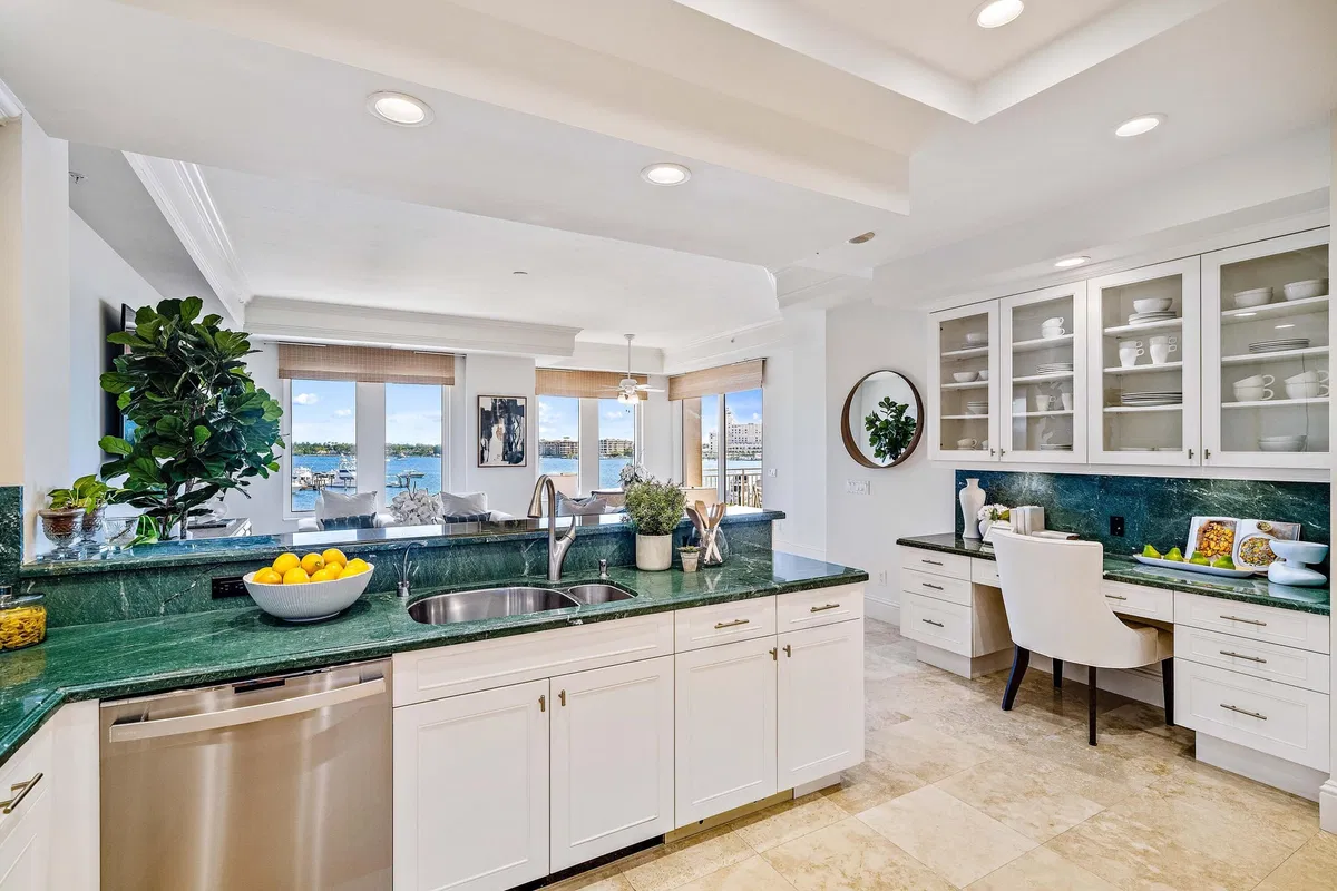 One Watermark Place Unit 203 photo 10