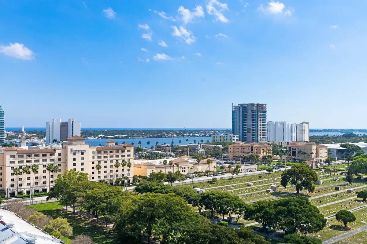 CityPlace South Tower Unit 1401 photo 4