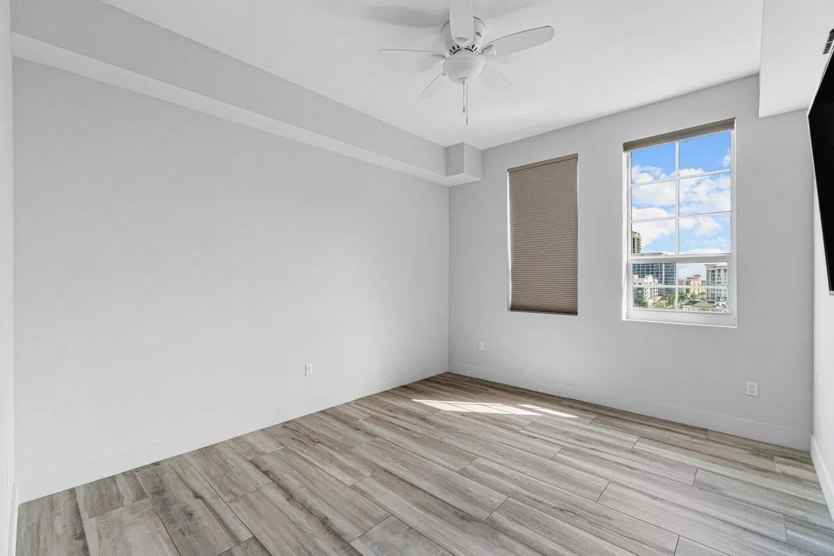 The Whitney Unit 807 photo 13