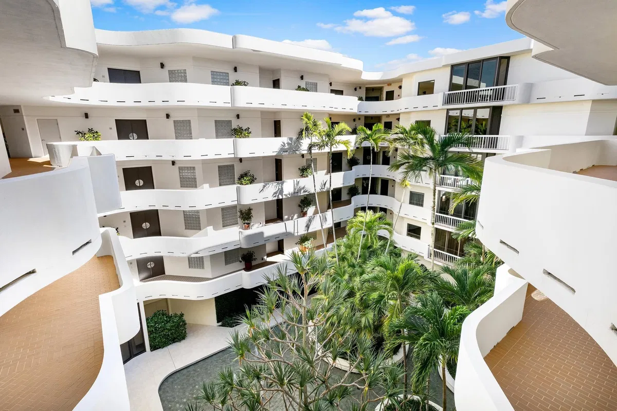 Sloan's Curve Palm Beach Unit 406n photo 40