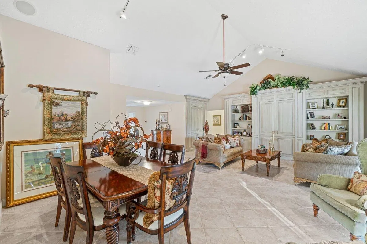 Boca Bath & Tennis Residence photo 10