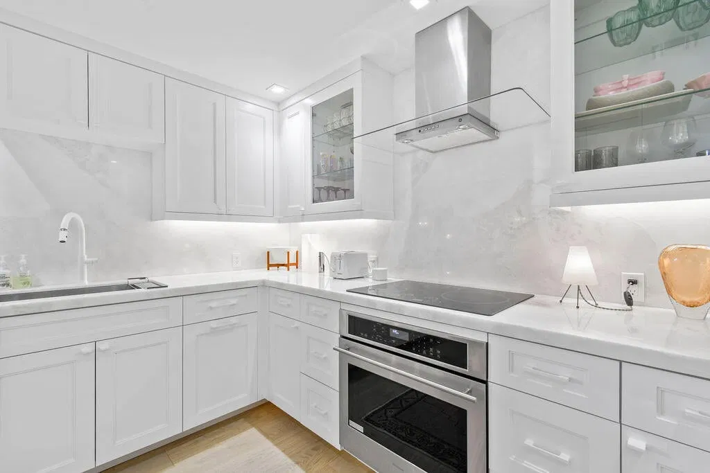 Winthrop House Condos Unit 401 photo 13