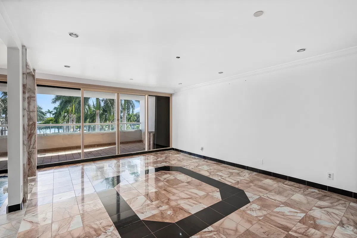 The Plaza of The Palm Beaches Unit Th2h photo 7