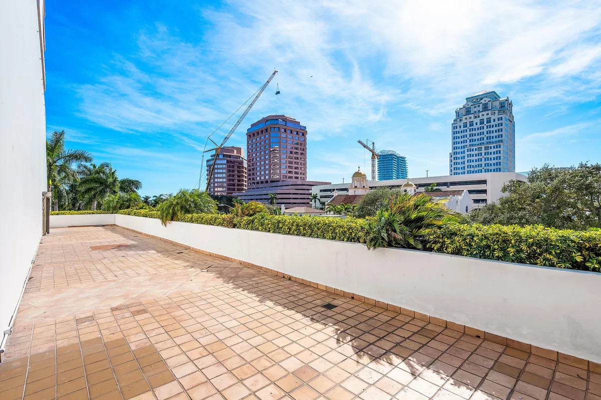 The Plaza of The Palm Beaches Unit Th2h photo 31
