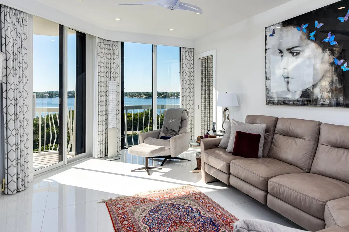 Sloan's Curve Palm Beach Unit 405n photo 7