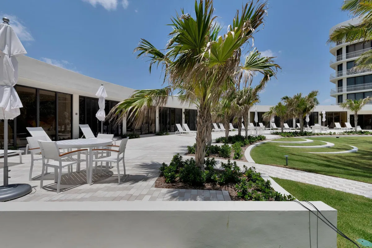 Sloan's Curve Palm Beach Unit 307s photo 31