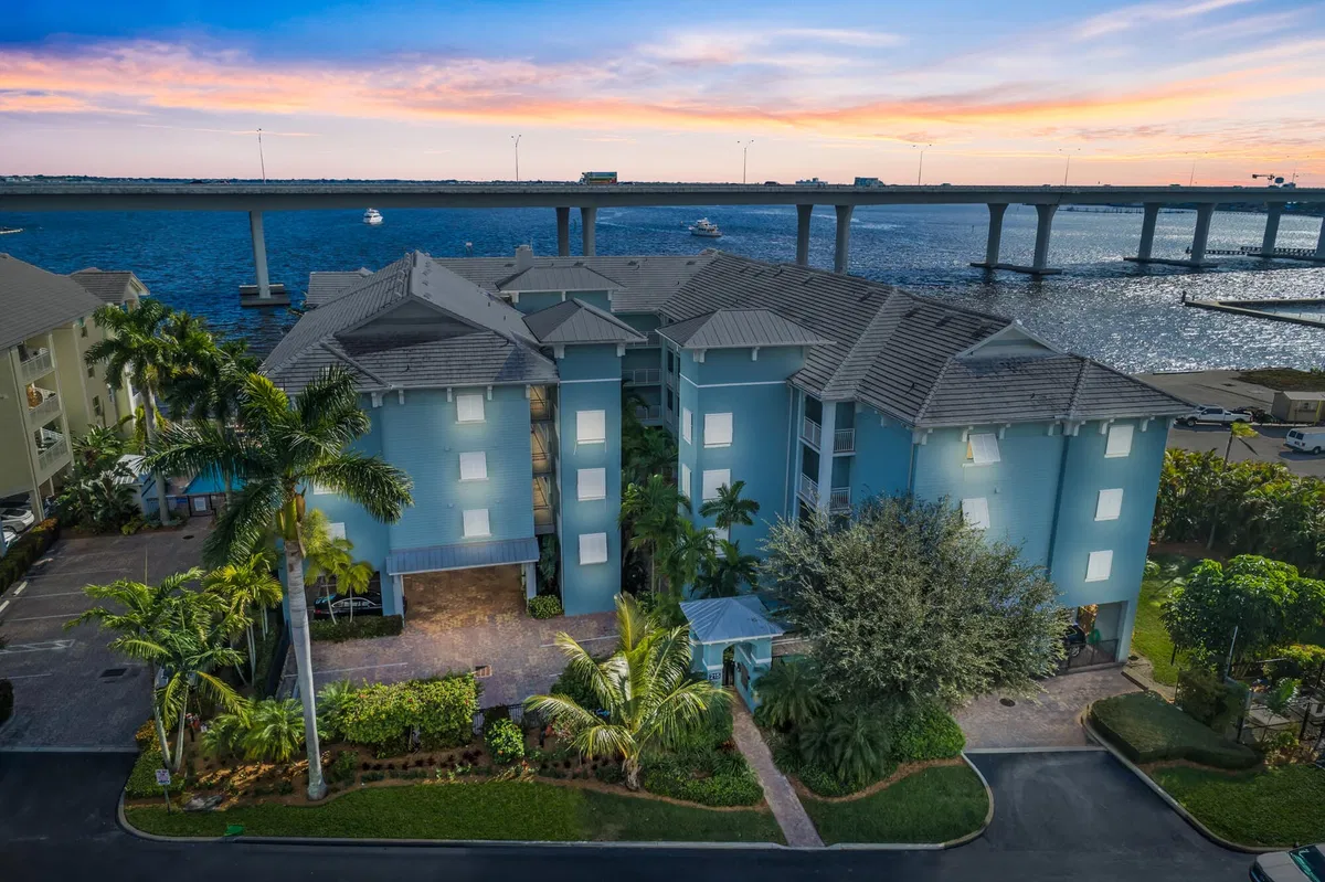 Harborage Yacht Club Unit 408