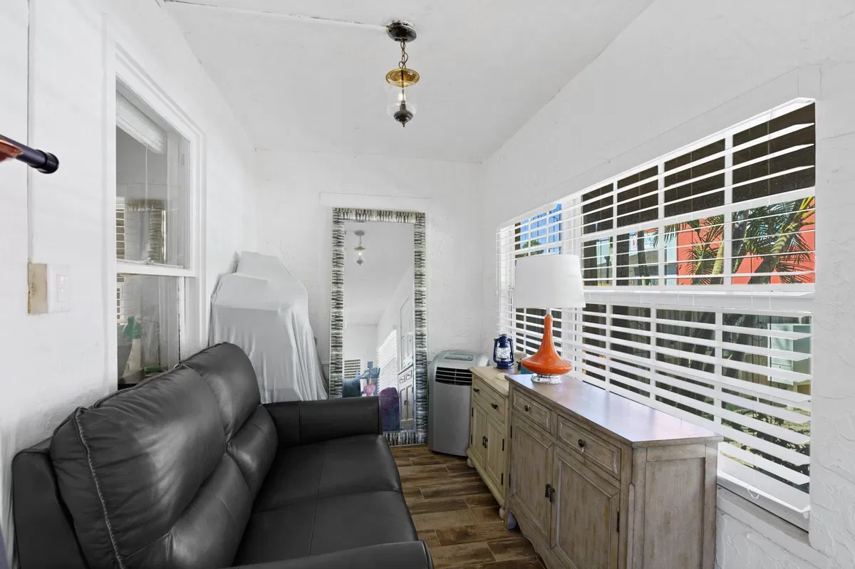 SoSo West Palm Beach Residence photo 7