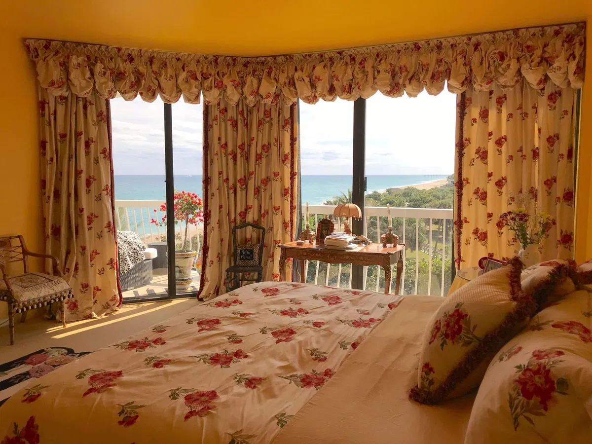 Sloan's Curve Palm Beach Unit 507s photo 4