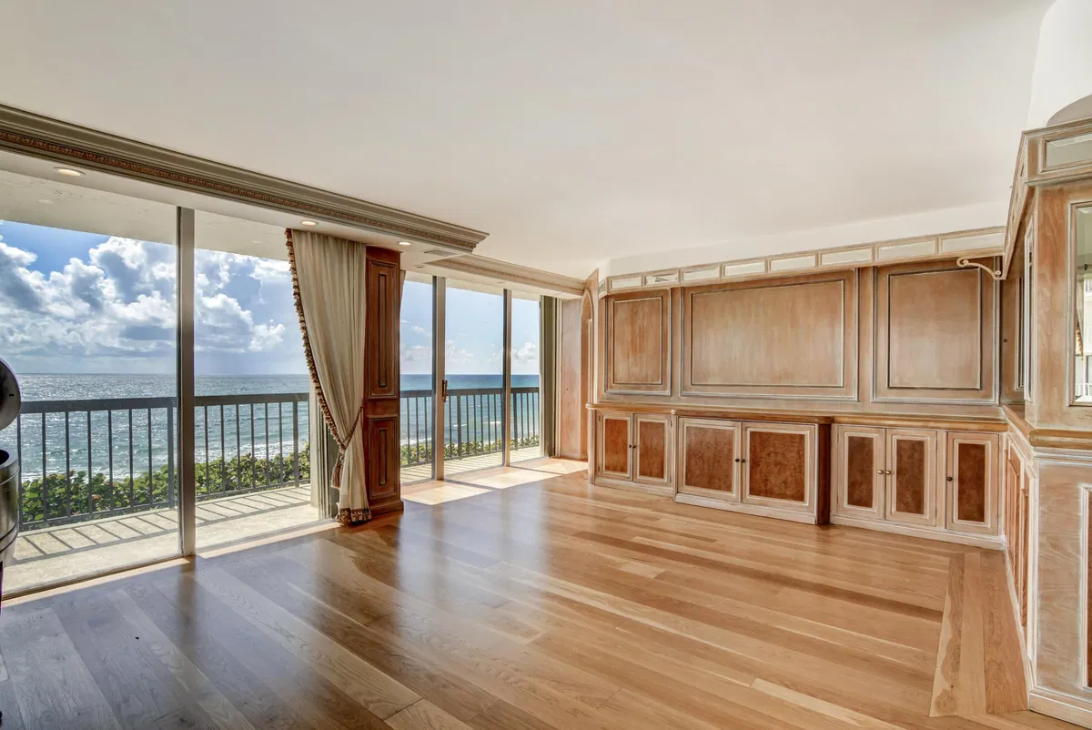 Emeraude Palm Beach Unit 304 photo 10