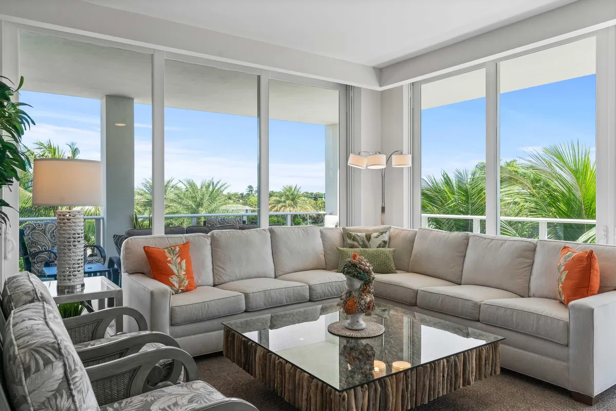 Azure Palm Beach Gardens Unit 301 photo 16
