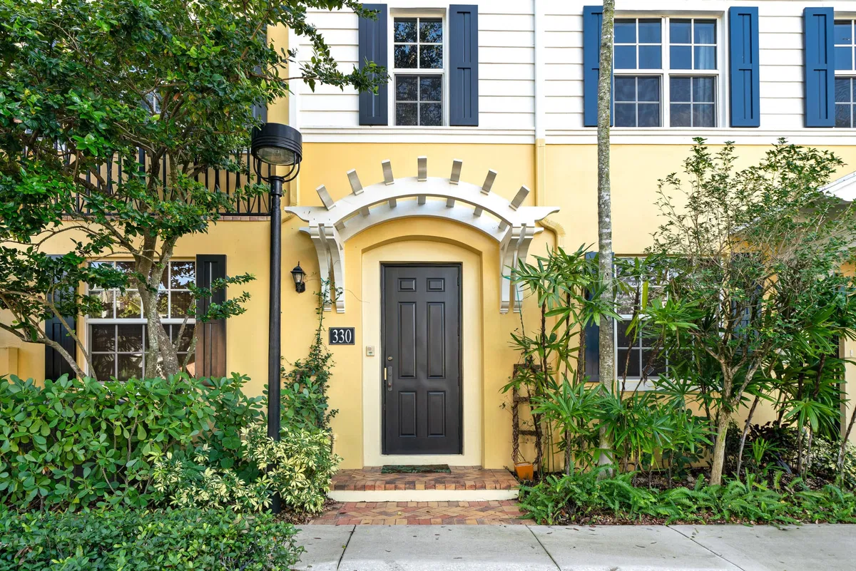 Magnolia Court Residence