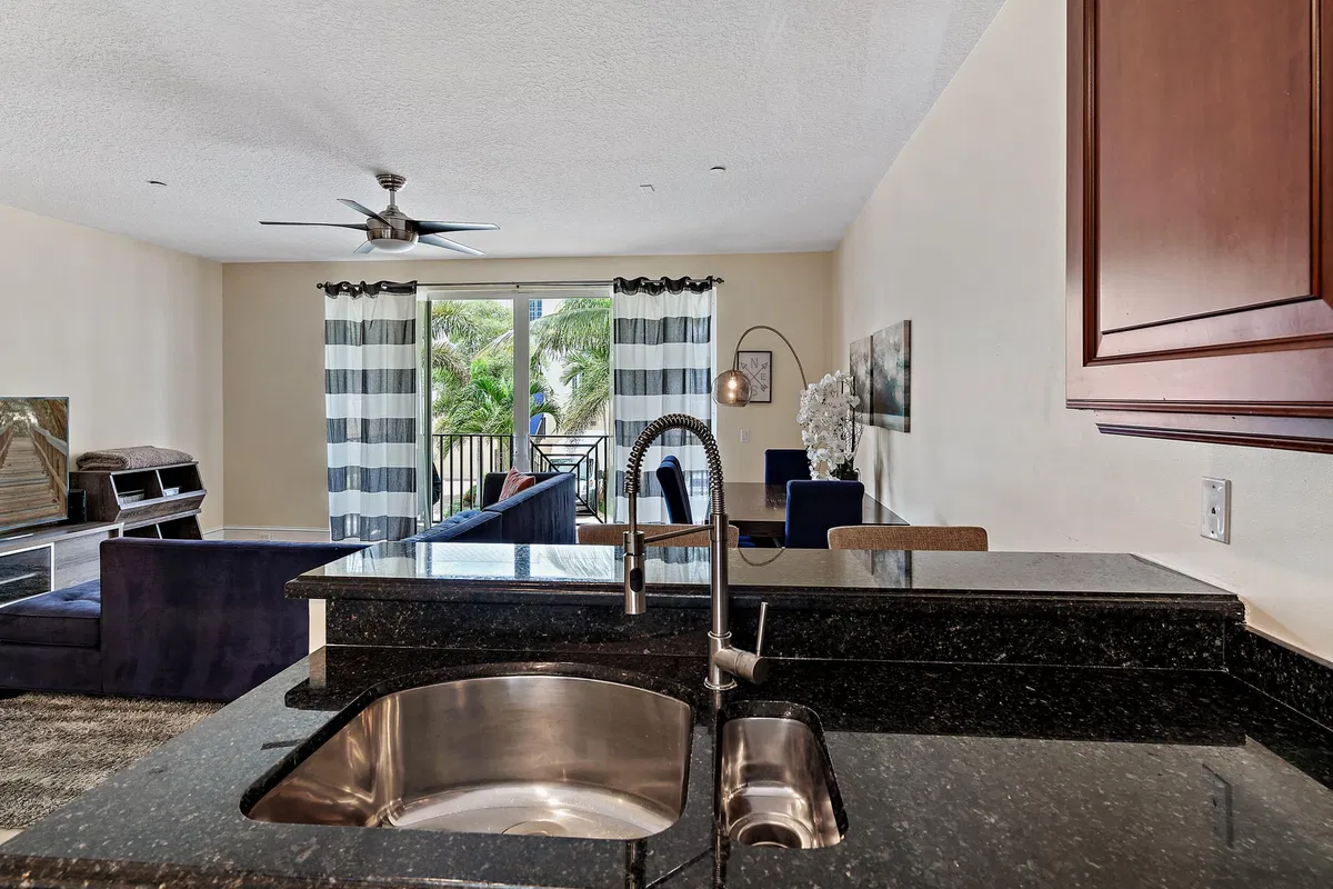 Residence photo 10