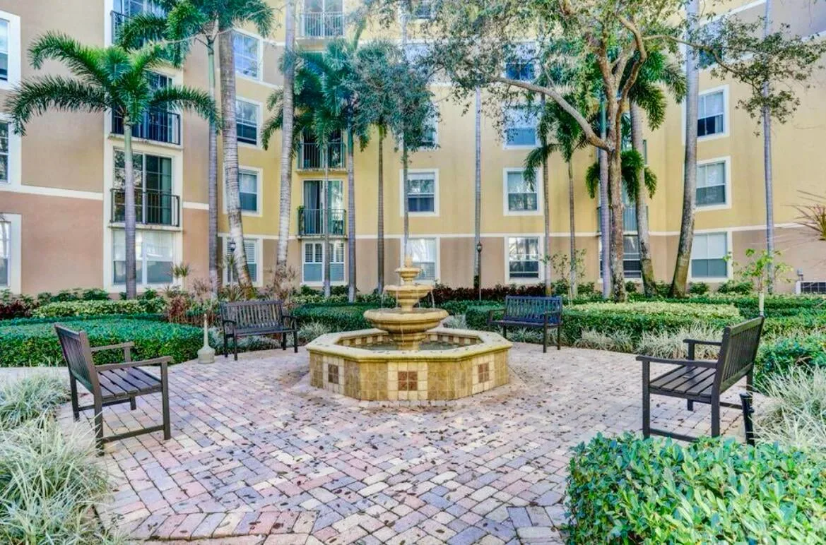 Courtyards in Cityplace Unit 402