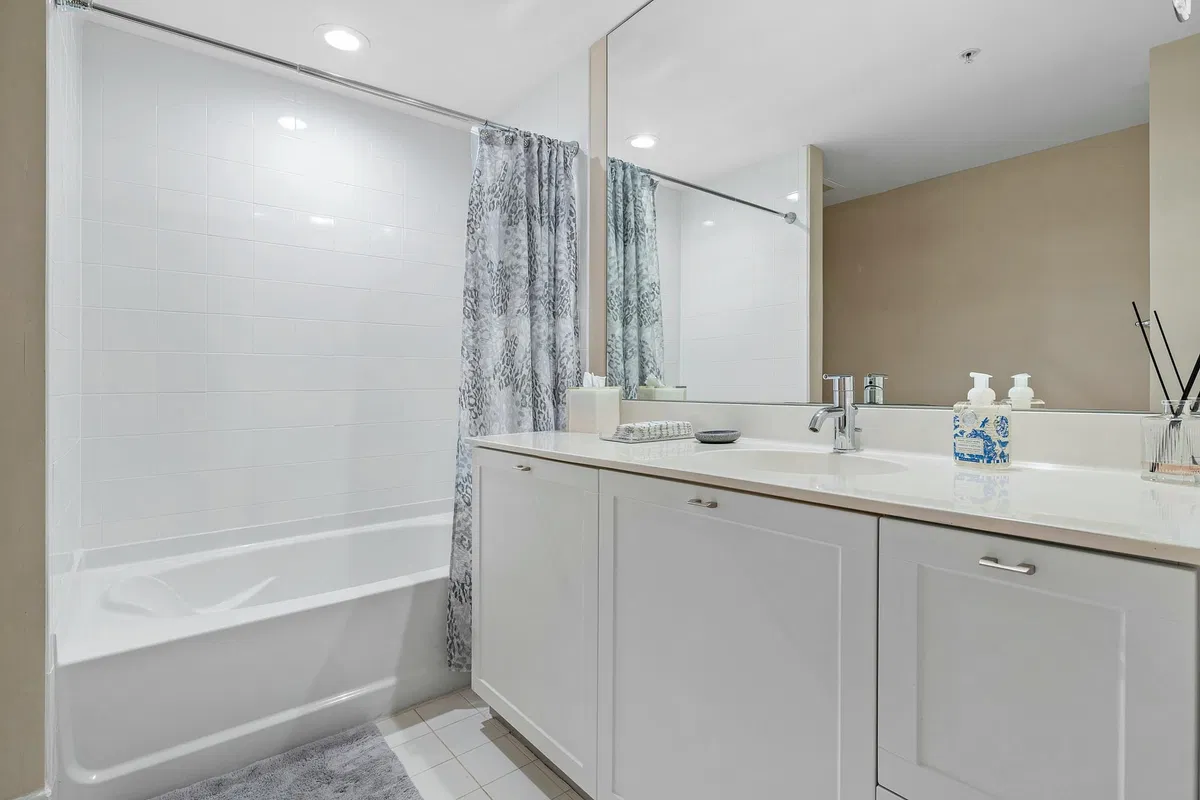 The Astor Unit 206 photo 13