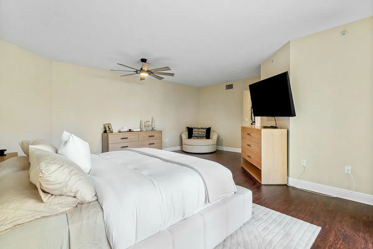 The Astor Unit 206 photo 16