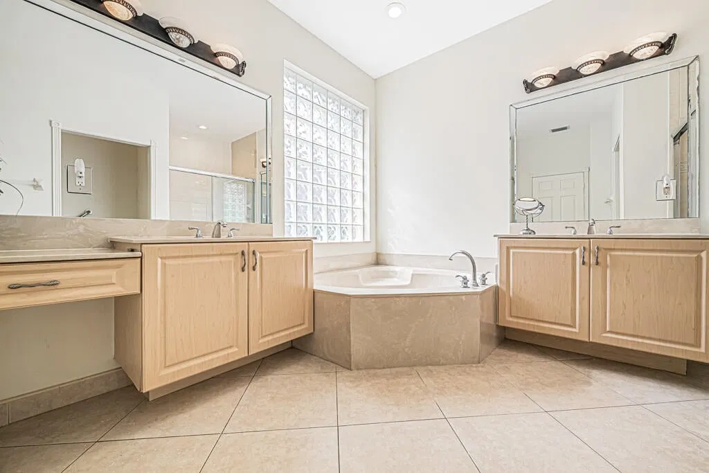 Residence photo 49